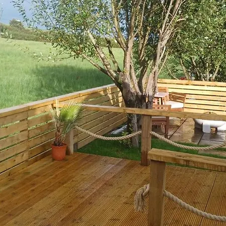 Y Nyth - The Nest Hotel Bridgend  Exterior photo